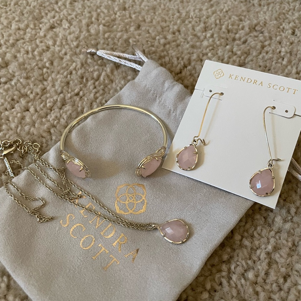 Kendra Scott pink set